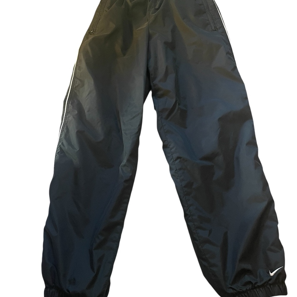 Nike athletic Women’s Nylon Windbreaker Mesh Lined  pants- M‎